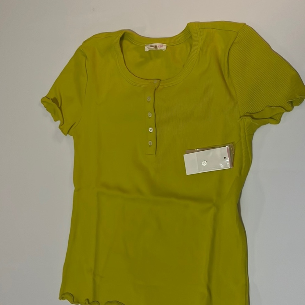 Riley & Rae lettuce-edge henley top​​